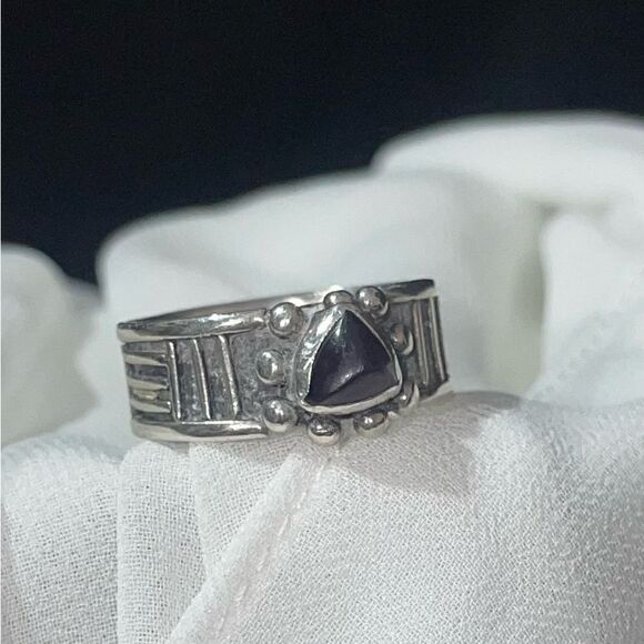 Elegant Sterling Silver Ring with Deep Amethyst Stone - Picture 2 of 5